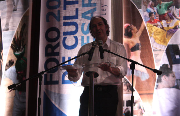 Gonzalo Castellanos durante su ponencia el 20 de agosto, en el Foro 2012 Cultura y Desarrollo.