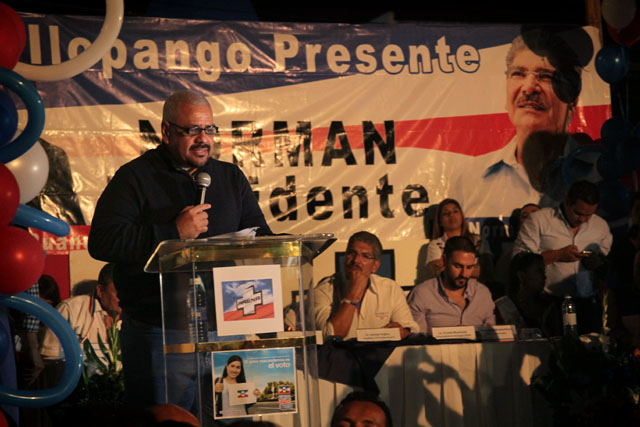 Douglas Moreno, exviceministro de seguridad pública y exintegrante de FESPAD, fundación ligada a movimientos de izquierda, dio su apoyo a la candidatura de Norman Quijano.
