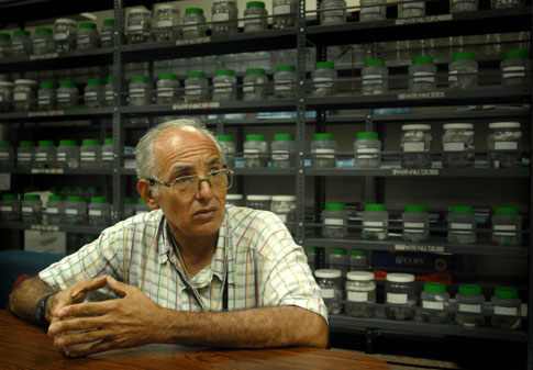 Leopoldo Serrano en su lugar de trabajo.