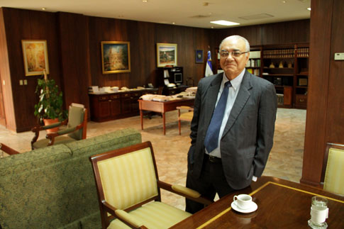 Belarmino Jaime en la oficina designada a su persona en la CSJ. Foto Mauro Arias