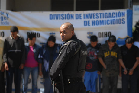 Presentación de sospechosos de participar en el asesinato de Christian Poveda. Foto Mauro Arias