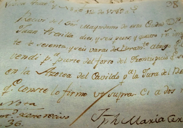 Josepha o Josephina María recibió el 12 de noviembre el pago puntual por entregar la tela de Bramante para cubrir el frontispicio del cabildo.