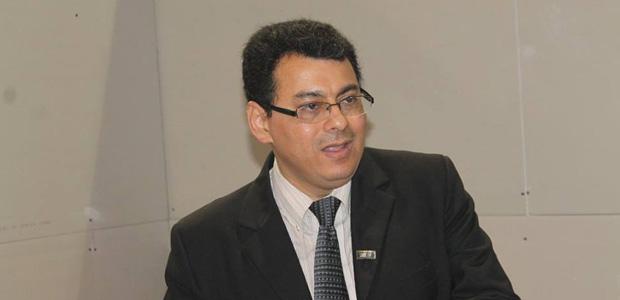 Julio Olivo, magistrado presidente del Tribunal Supremo Electoral. 
