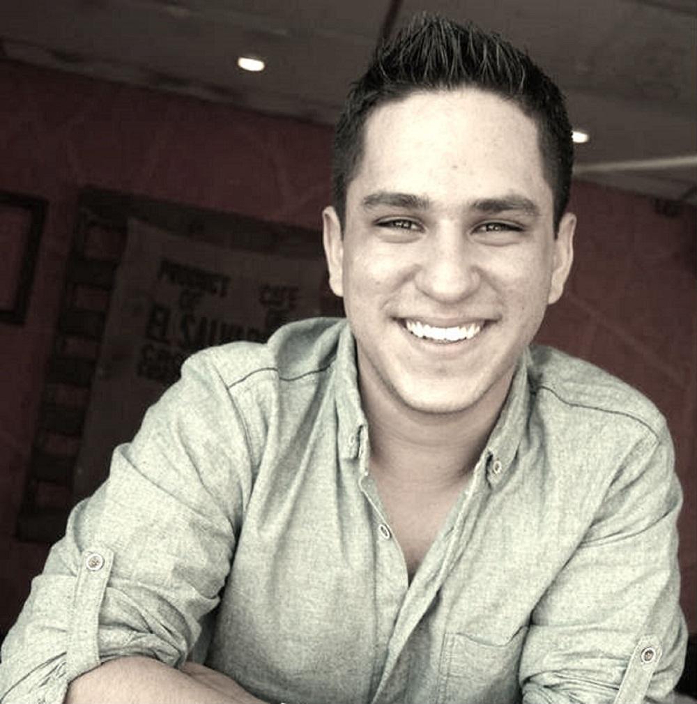 Gabriel Gasteazoro nace en 1993 y actualmente se encuentra estudiando y especializándose en Derecho Constitucional y Derechos Humanos. También trabaja en materia de derechos LGBTI+ y en derechos sexuales y reproductivos de la mujer desde un enfoque de Derechos Humanos y Constitucional.