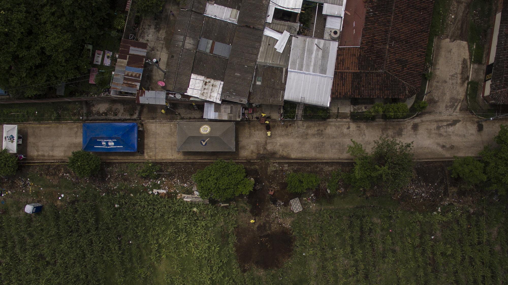 La vivienda de Hugo Chávez Osorio está ubicada en la colonia Las Flores, del municipio de Chalchuapa, en el departamento de Santa Ana. Sus alrededores están controlados por la pandilla MS-13. Foto de El Faro: Víctor Peña. 