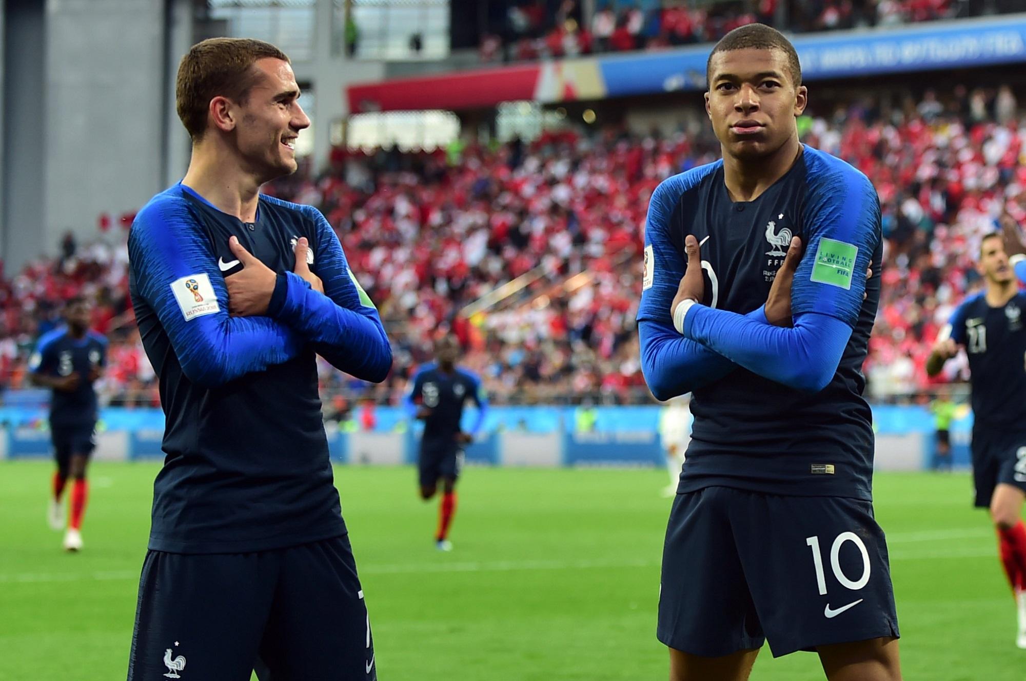 A pesar de sus 19 años, Kylian Mbappé es una de las estrellas del Mundial de Rusia 2018, e incluso ha patentado una peculiar forma de celebrar los goles. Foto Du Yu (Xinhua).