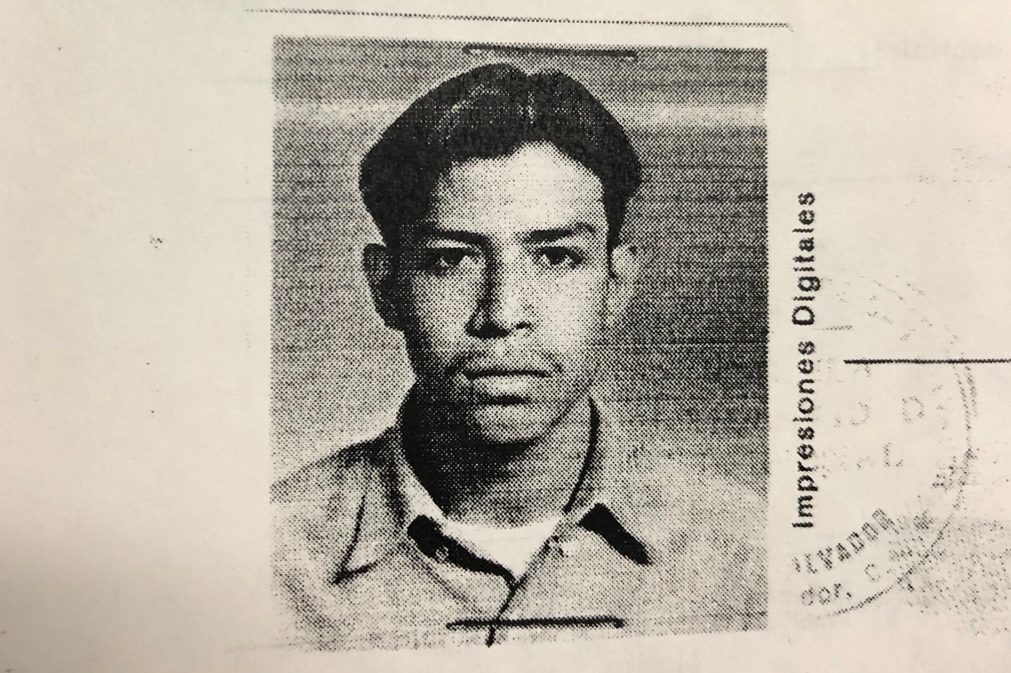Fotografía de Yuri tomada en el año 2001, para la cédula de identidad personal que obtuvo el 14 de noviembre. Una copia de la cédula forma parte del expediente judicial que le supuso una condena de ocho años por robo agravado. Foto Roberto Valencia.
