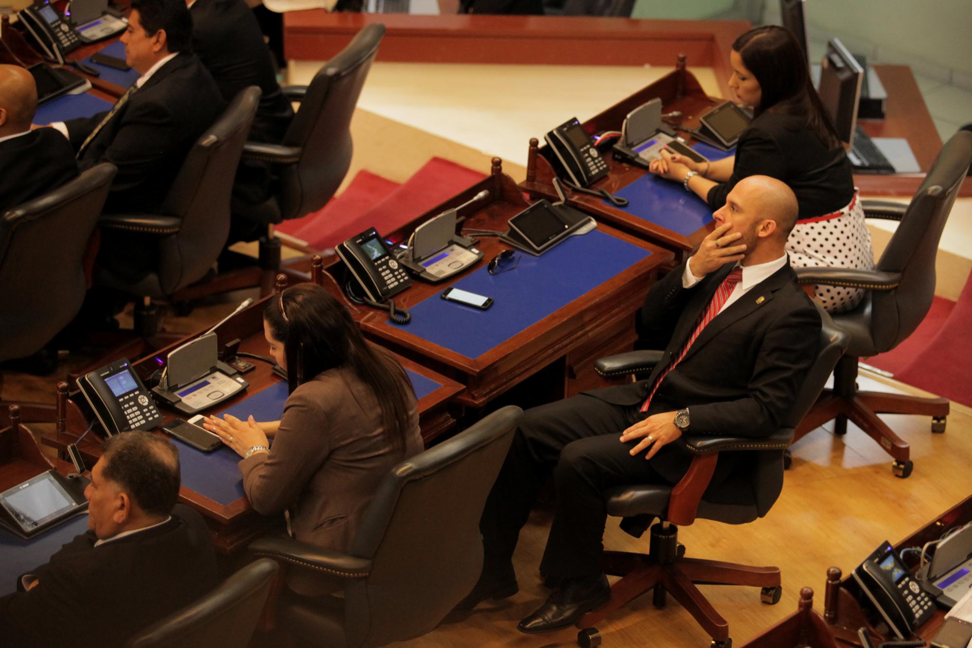 Ricardo Velásquez Parker ha manifestado que los diputados de Arena deben acatar las decisiones que se tomen dentro de la fracción por mayoría aunque no estén de acuerdo. Foto: Víctor Peña