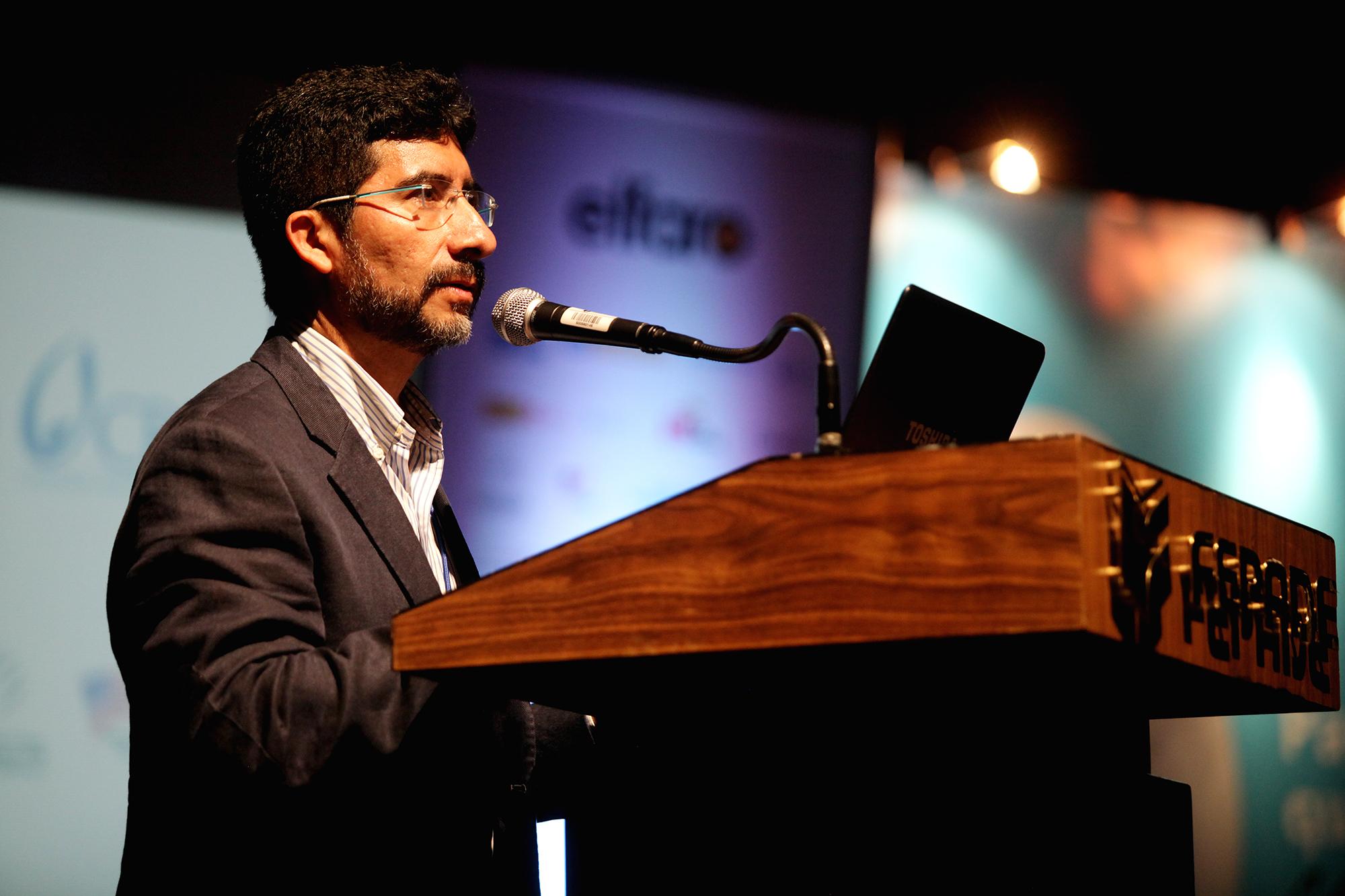 Ricardo Vaquerano durante la inauguración del Foro Centroamericano de Periodismo 2016. Foto: Victor Peña 