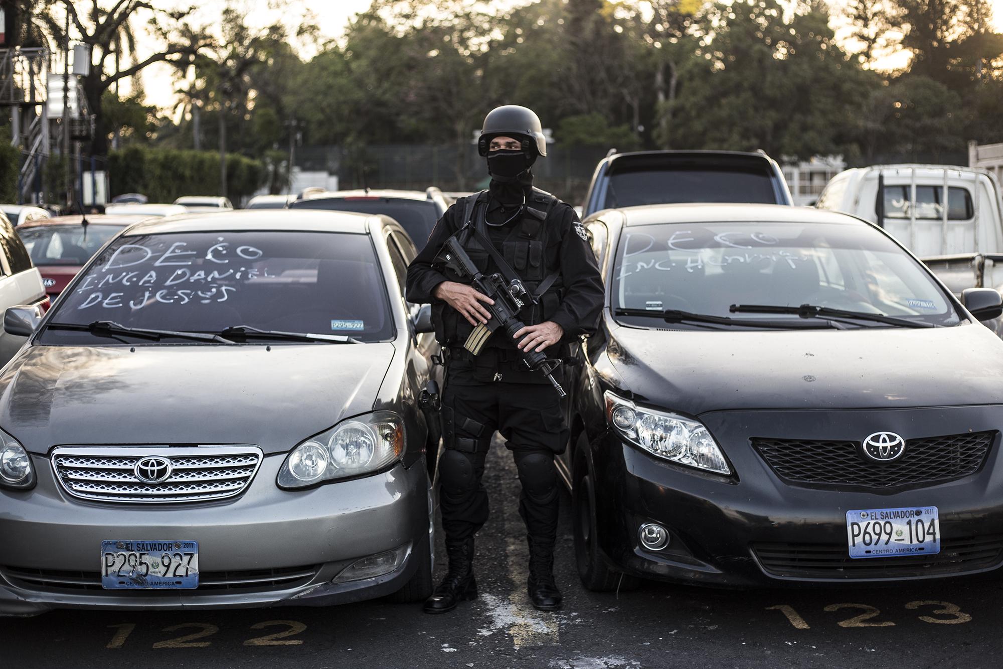 Vehículos decomisados en el operativo Cuscatlán contra la MS-13. Foto: Fred Ramos