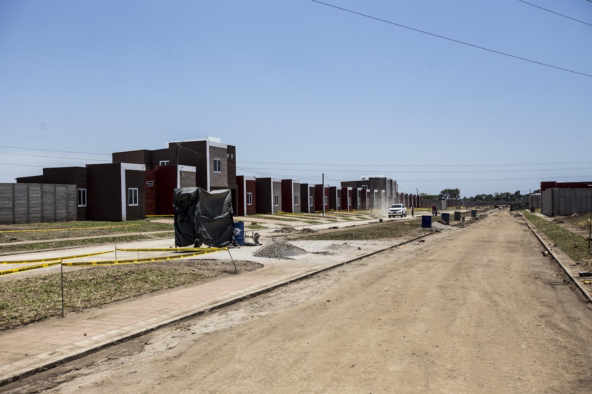 Interior de la residencial Acrópoli Sonsonate. Foto: Fred Ramos