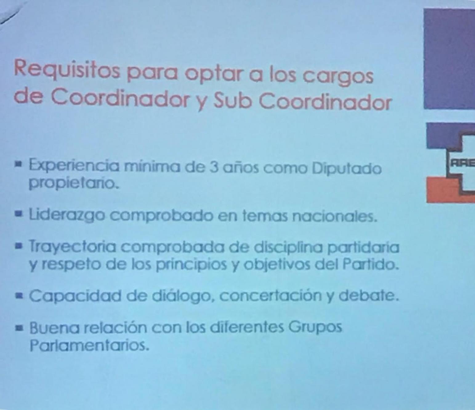 Una de las diapositivas que se presentó durante la reunión del 24 de abril y que contiene los requisitos para los aspirantes a la jefatura de fracción.