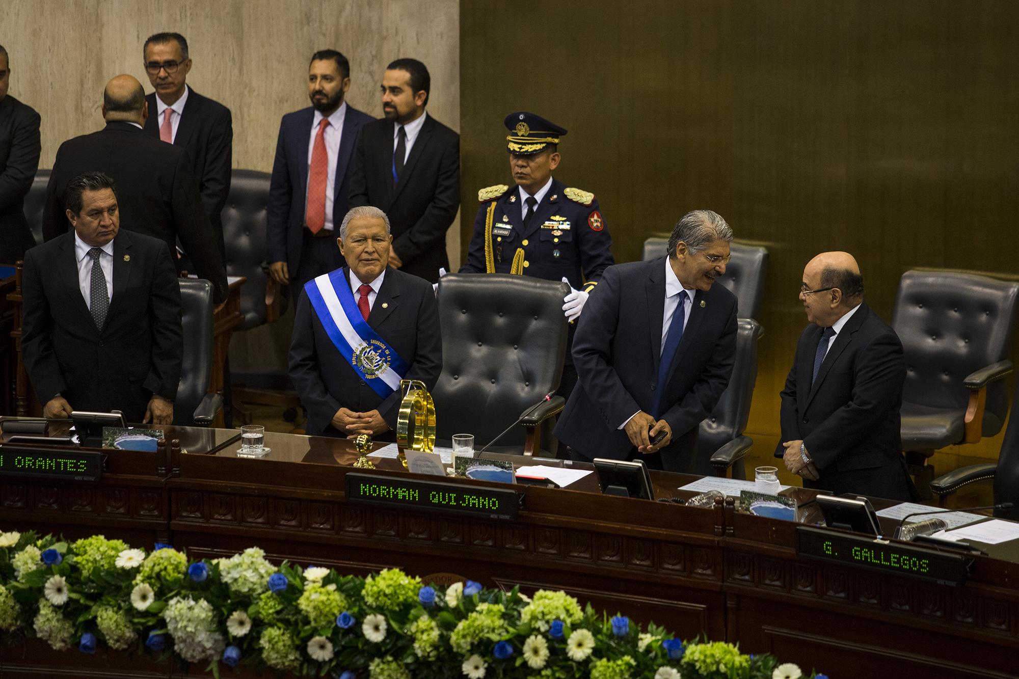 Serafín Orantes, del PCN, Salvador Sánchez Cerén, Norman Quijano y Armando Pineda, presidente de la Corte Suprema de Justicia. Foto de El Faro, por Víctor Peña.