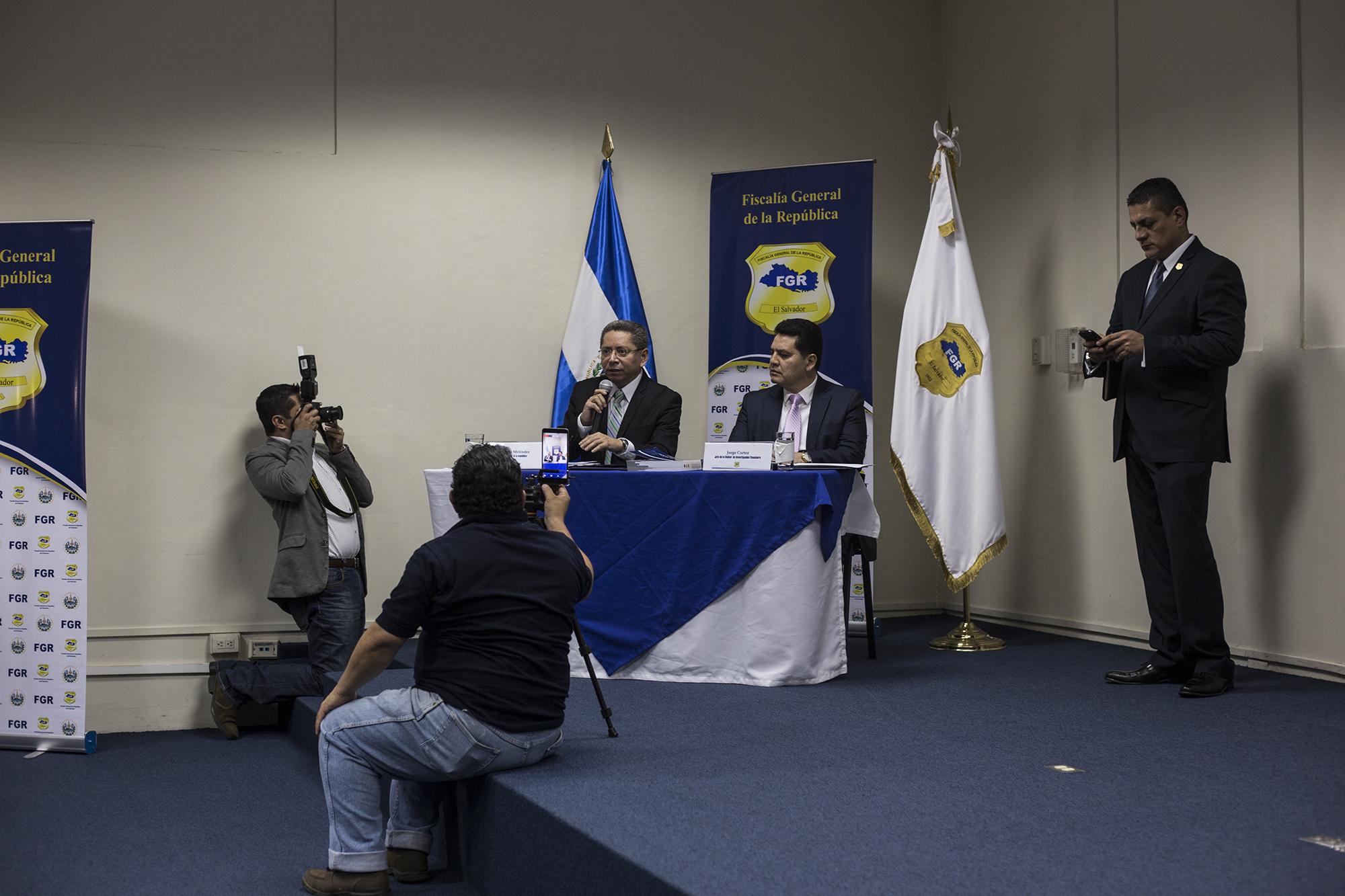 Conferencia de prensa de la Fiscalía General de la República, en donde el pasado viernes 8 de junio de 2018 acusaron al expresidente Mauricio Funes, ex funcionarios de su gabinete, amigos y familiares. Foto: Fred Ramos