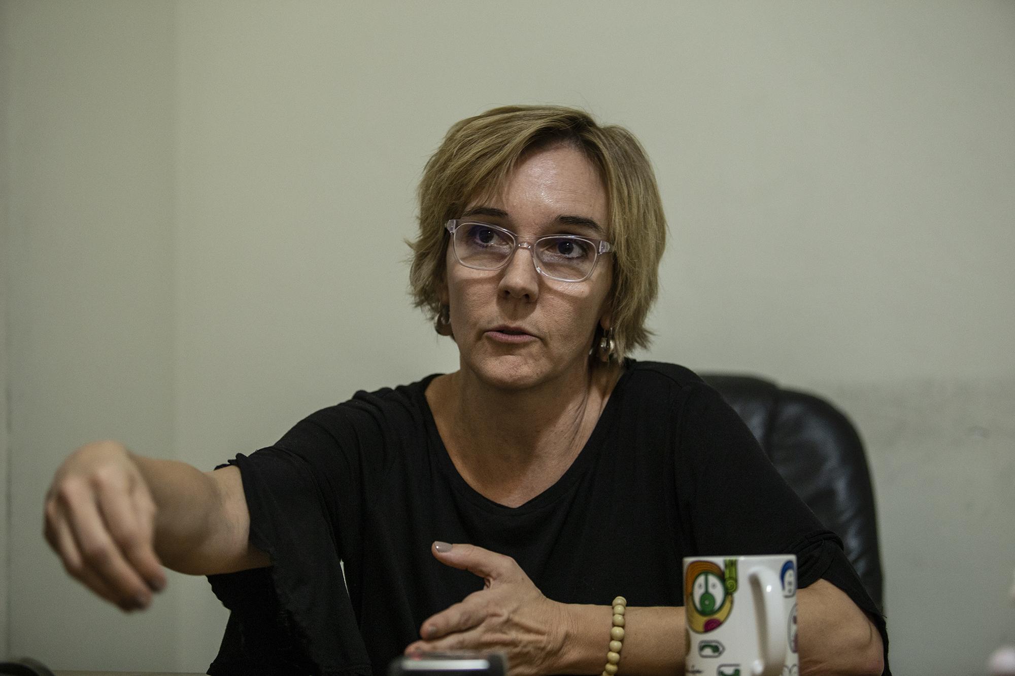 Angelina Snodgrass Godoy, socióloga y directora del Centro de Derechos Humanos de la Universidad de Washington. La iniciativa que dirige ha tramitado más de 600 solicitudes de información en Estados Unidos respecto a la guerra civil salvadoreña. Foto: Carlos Barrera / El Faro. 5 de diciembre de 2018.