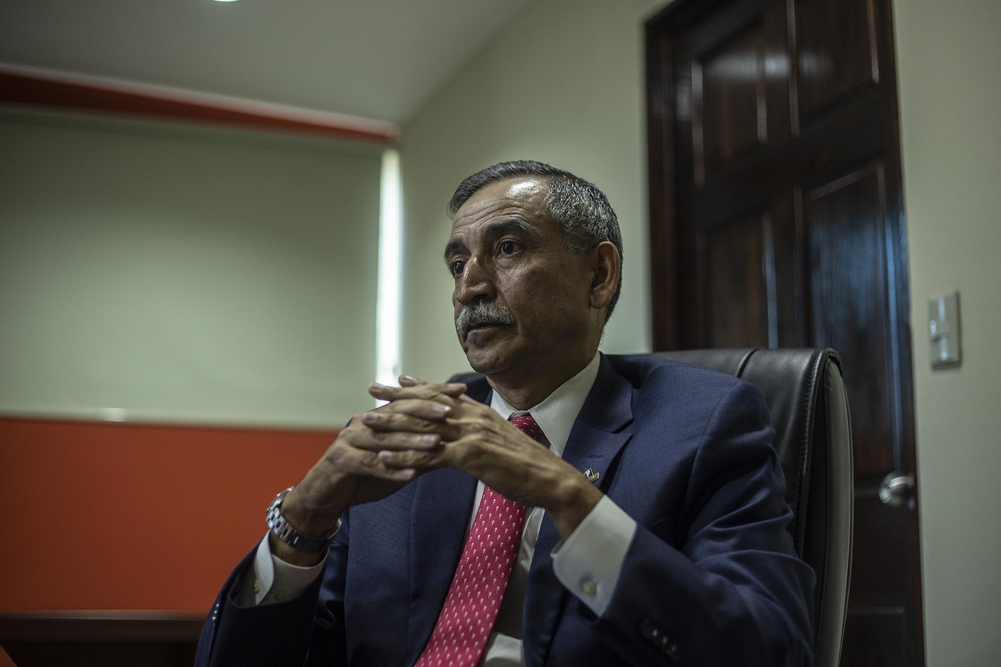 Néstor Castaneda, exmagistrado de la Corte Suprema de Justicia, es presidente del Tribunal de Ética Gubernamental desde 2017. Foto: Carlos Barrera/ El Faro