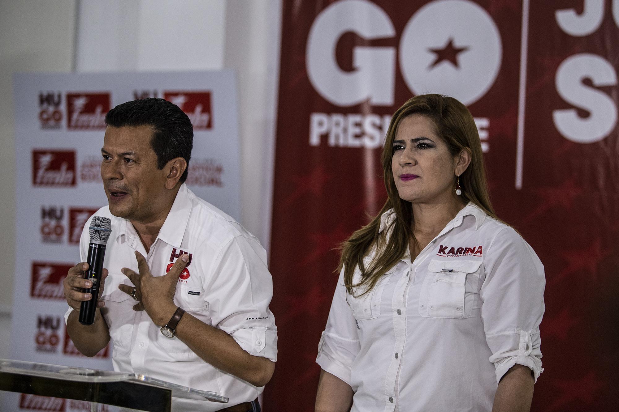 Hugo Martínez alabó, en su discurso final, el trabajo de los simpatizantes que habían creído en su proyecto, y también llamó a ser responsable al nuevo presidente de El Salvador. Foto Carlos Barrera.