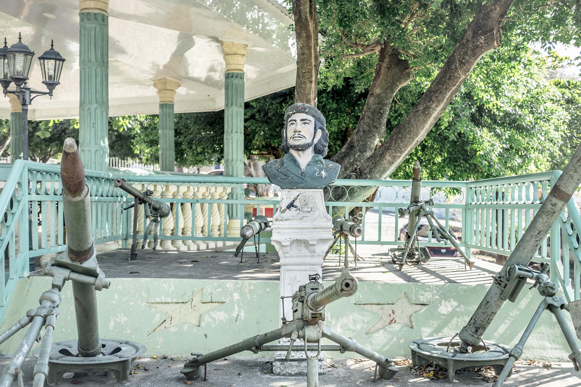 Parque central del municipio de San José Las Flores, municipio en el que el FMLN obtuvo su más contundente victoria: consiguió el 83% de los votos. Este municipio es habitado por familias de excombatientes.  Desde 1994 es gobernado por el FMLN. 