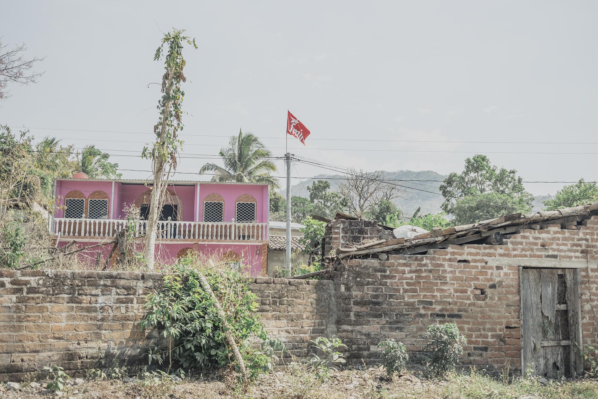 Durante la guerra civil,  Arcatao fue un pueblo abandonado por sus habitantes. Todos huyeron de las masacres cometidas por el Ejército salvadoreño en esa zona. En estos pueblos, la palabra 
