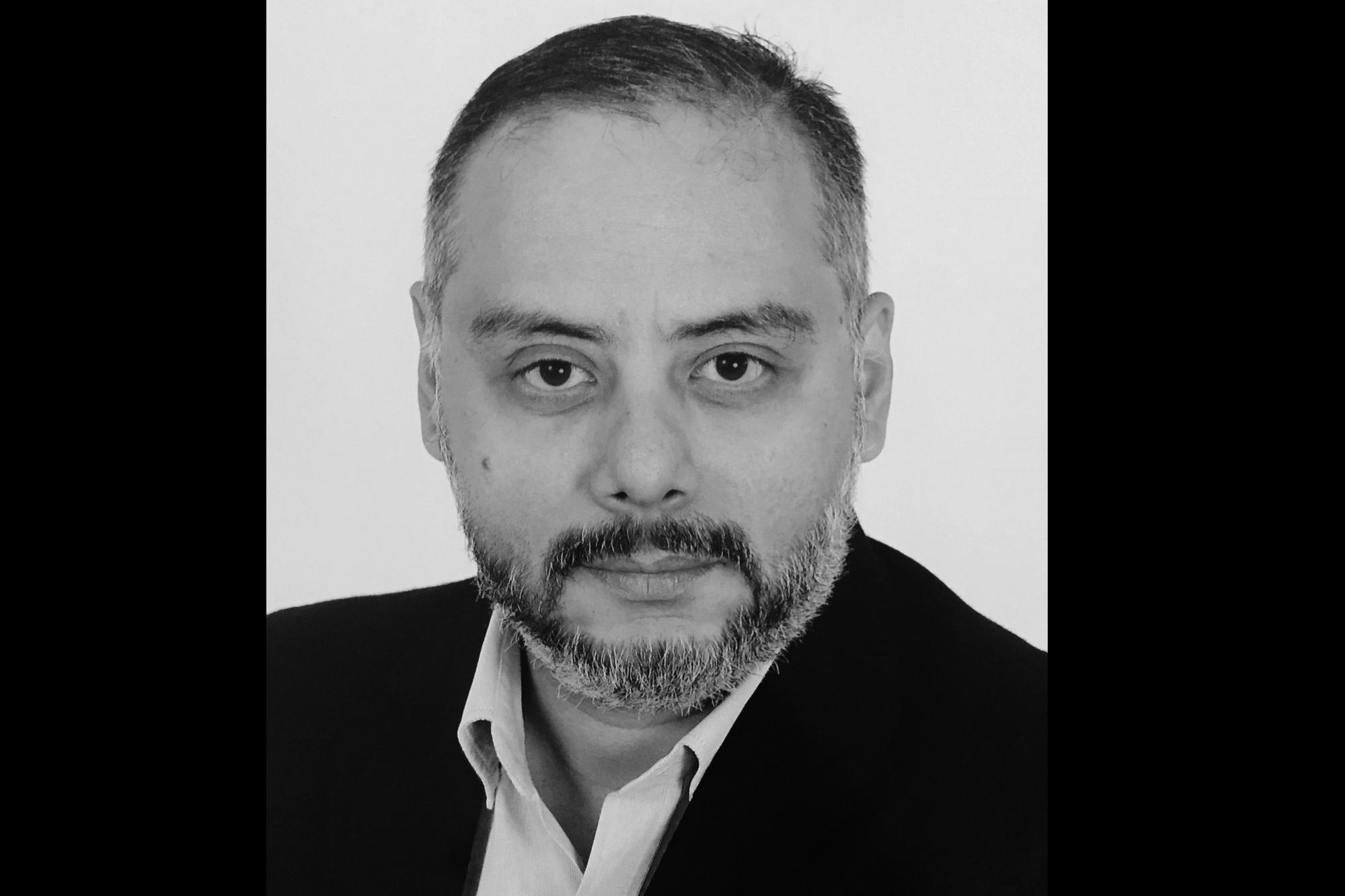 *Vladimir Aguiñada es profesional de la informática, con experiencia en la elaboración de software y la dirección de equipos de desarrollo para la banca, el sector de Telecomunicación y el sector Gubernamental en Latinoamérica, Estados Unidos y Europa. Actualmente se dedica a iniciativas de Ciencia de Datos e Inteligencia Artificial.