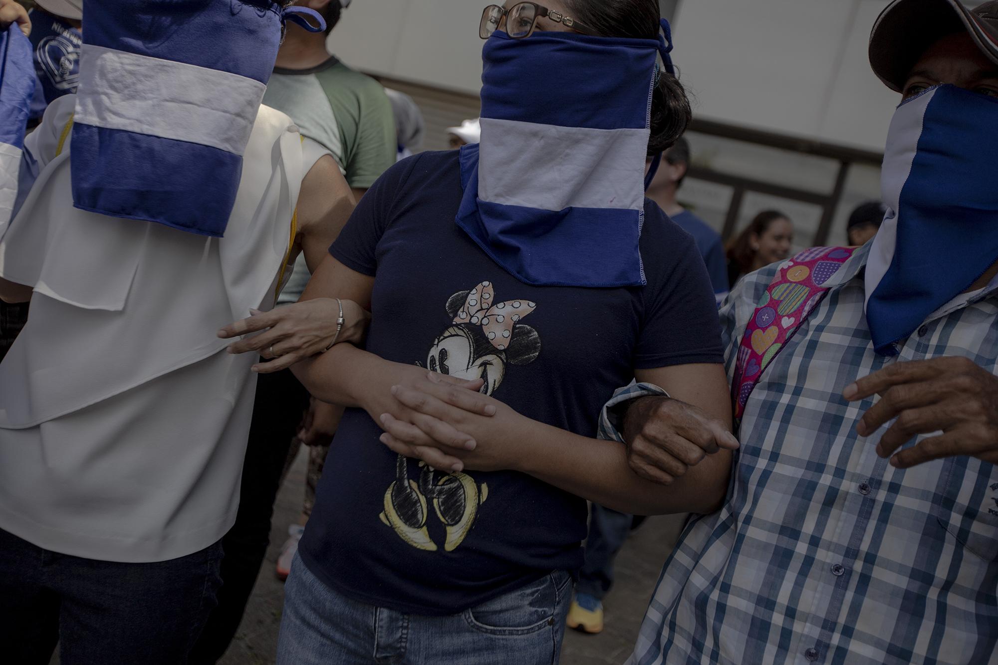 Al mismo tiempo que se realizaba el plantón en el parqueo del centro comercial San Francisco, otros más ocurrieron en diferentes puntos de Managua. La policía arrestó a 68 manifestantes, entre ellos el periodista Abixael Mogollón, del periódico digital Articulo 66, quien fue liberado horas después. 