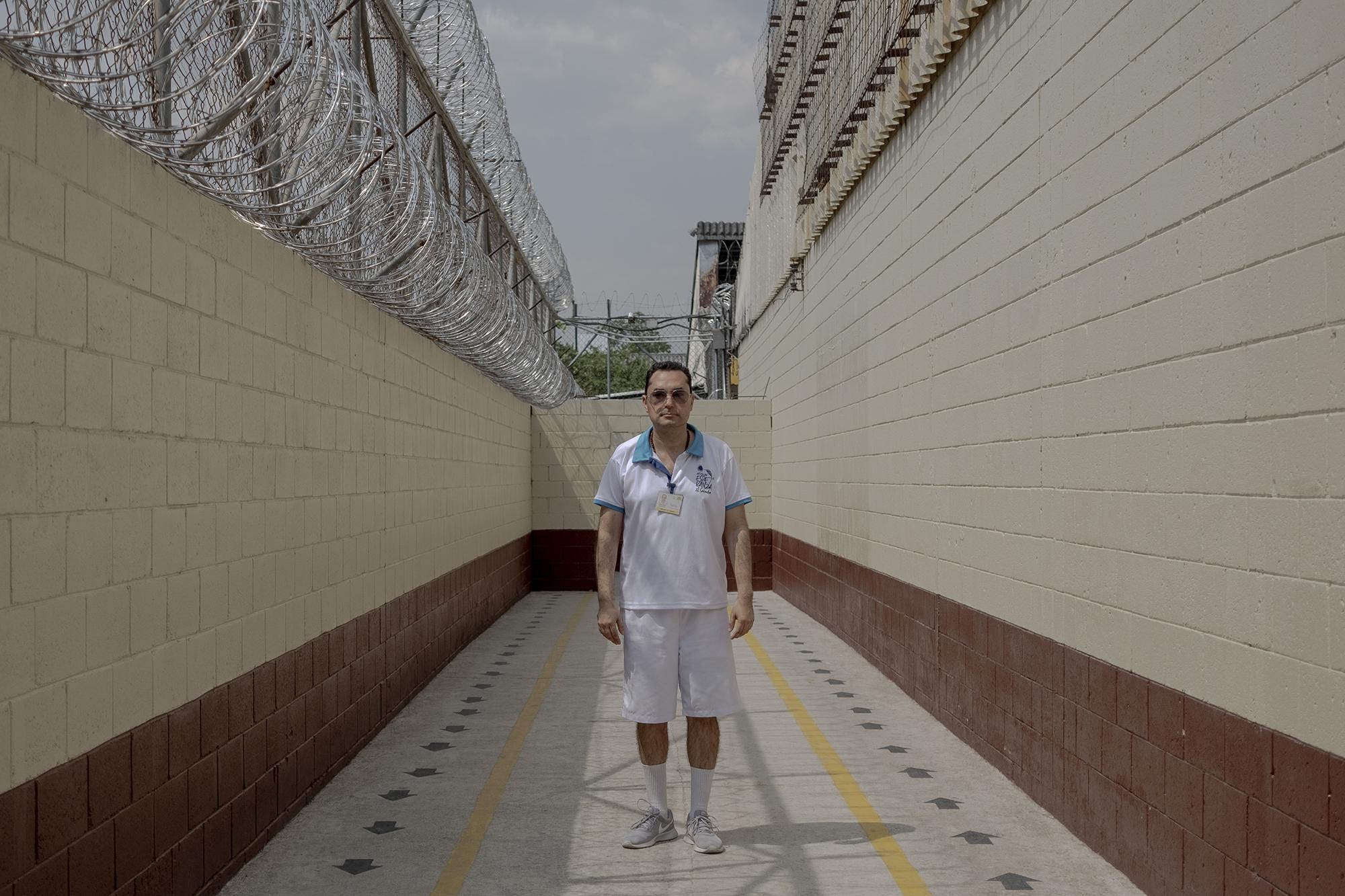 César Funes fue el primero de todos los reos del sector 9 en inscribirse en el programa Yo Cambio. Tiene una condena de cinco años. Fue capturado el 30 de octubre de 2016. Foto de El Faro: Fred Ramos