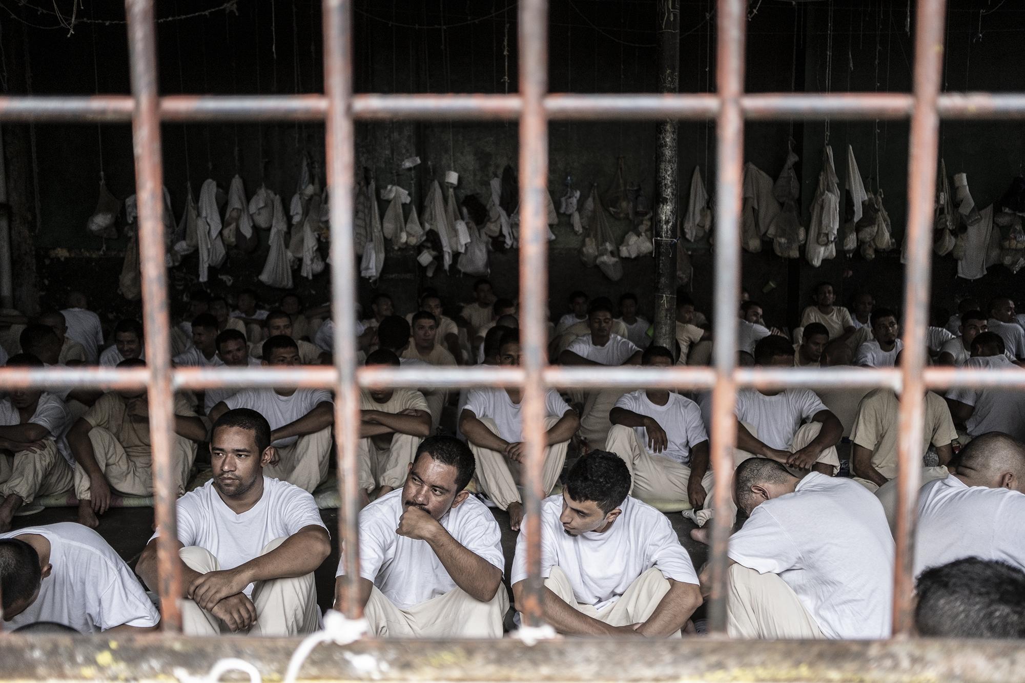 Sector de ex panadería en el centro penal de Ciudad Barrios, San Miguel. Los pandilleros de la MS-13 que pagan condena en el recinto pasaban durante 23 horas encerrados en las celdas desde el gobierno del FMLN. Foto de El Faro: Carlos Barrera