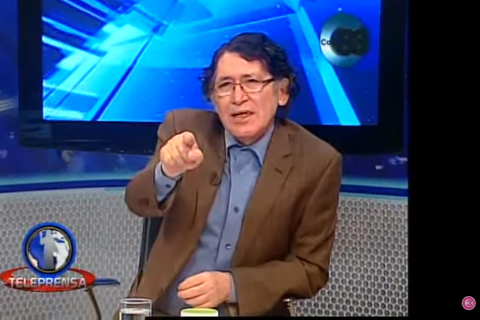 El 18 de octubre de 2015, Chica le informó a Martínez de una nueva etapa del plan para la reelección con el mensaje: “No se cambia lo q está bien”. Diez días después, el analista Geovani Galeas dijo en Canal 33:  “Lo que funciona no se cambia”, al defender la reelección del exfiscal Martínez.