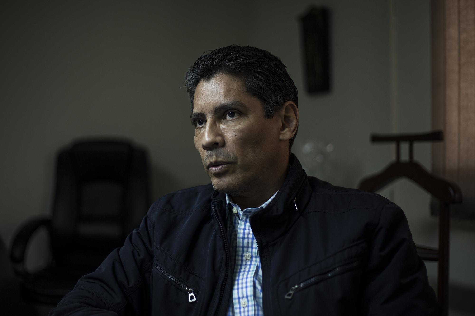 Gustavo López dijo que no descartan discutir la reestructuración de la deuda. 
