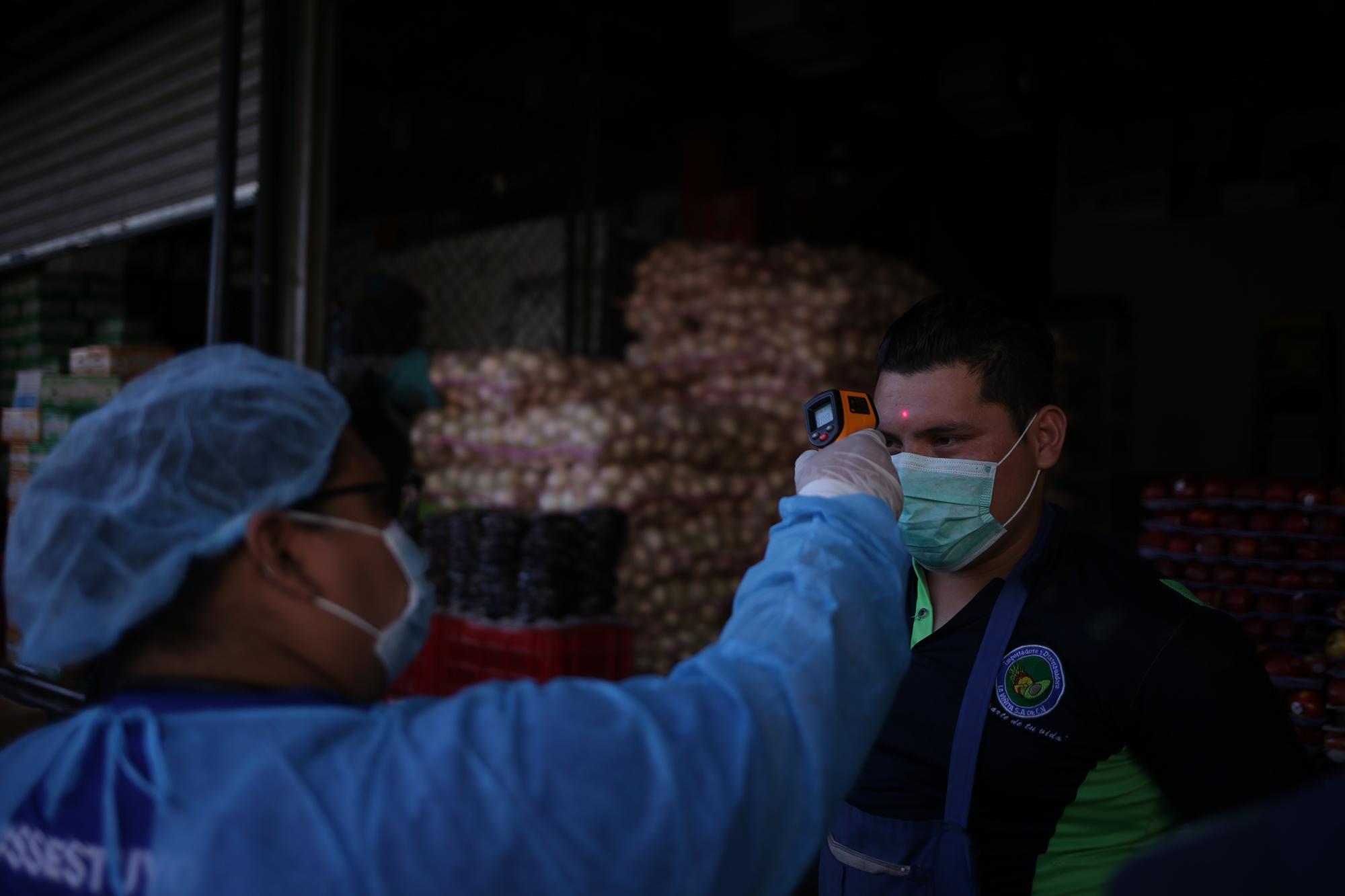 El Gobierno gestionó con el FMI un préstamo de cerca de $400 millones. En el papel, toda la ayuda debía de estar destinada a la atención de la emergencia con apuestas principales en salud y atención a los más vulnerables. El Comité no supo cómo se negociaron esos fondos ni cómo se utilizarán Foto: Víctor Peña.