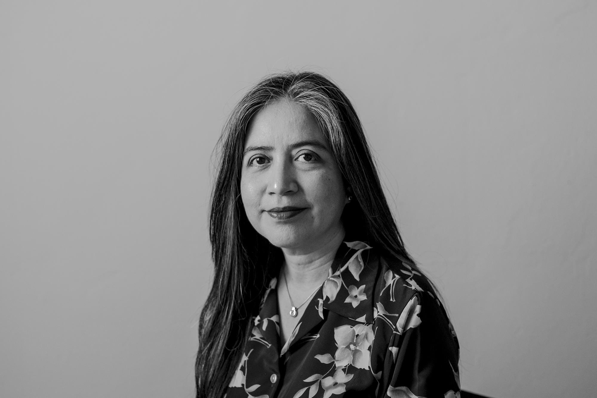Sandra Gutiérrez Poizat es arquitecta por la Universidad Centroamericana José Simeón Cañas. Posee una Maestría en Diseño Urbano, con especialidad en Espacios públicos, por la Universidad Tecnológica de Delft, en Holanda. Ha sido becaria Fulbright-Humphrey, desempeñándose como Research Fellow en el Instituto Tecnológico de Massachusetts (MIT) y la Universidad de Harvard, en Estados Unidos. Su trabajo combina la práctica urbana con la docencia e investigación, especializándose en temáticas relacionadas con agua y ciudad, ciudades sostenibles y espacios públicos.