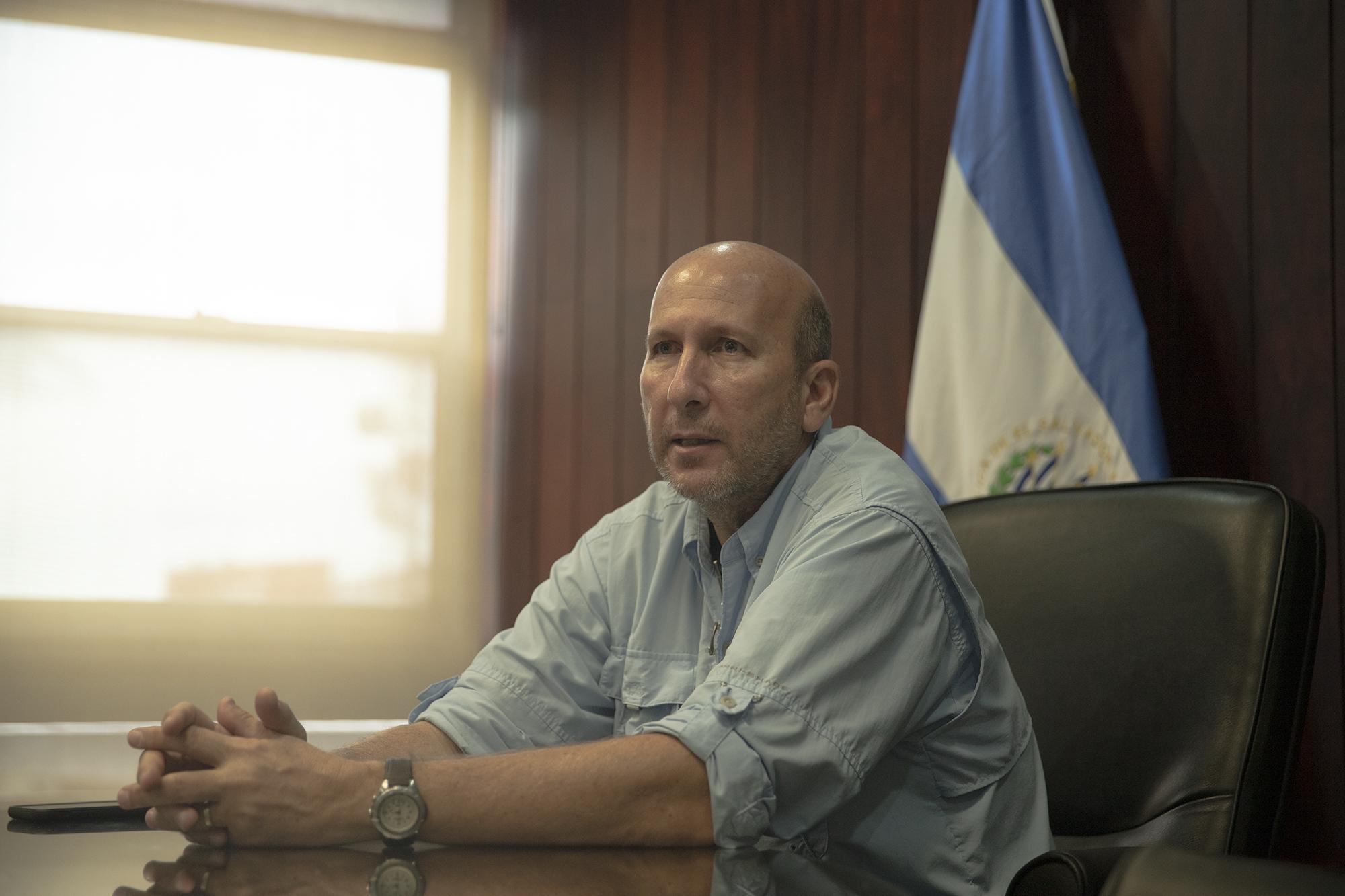 Javier Simán, presidente de la ANEP desde mayo de 2020. En esta entrevista con El Faro dice que la razón de que el Gobierno lo haya desconocido como interlocutor de la empresa privada es porque han señalado las cosas con las que no están de acuerdo. Foto de El Faro: Carlos Barrera. 