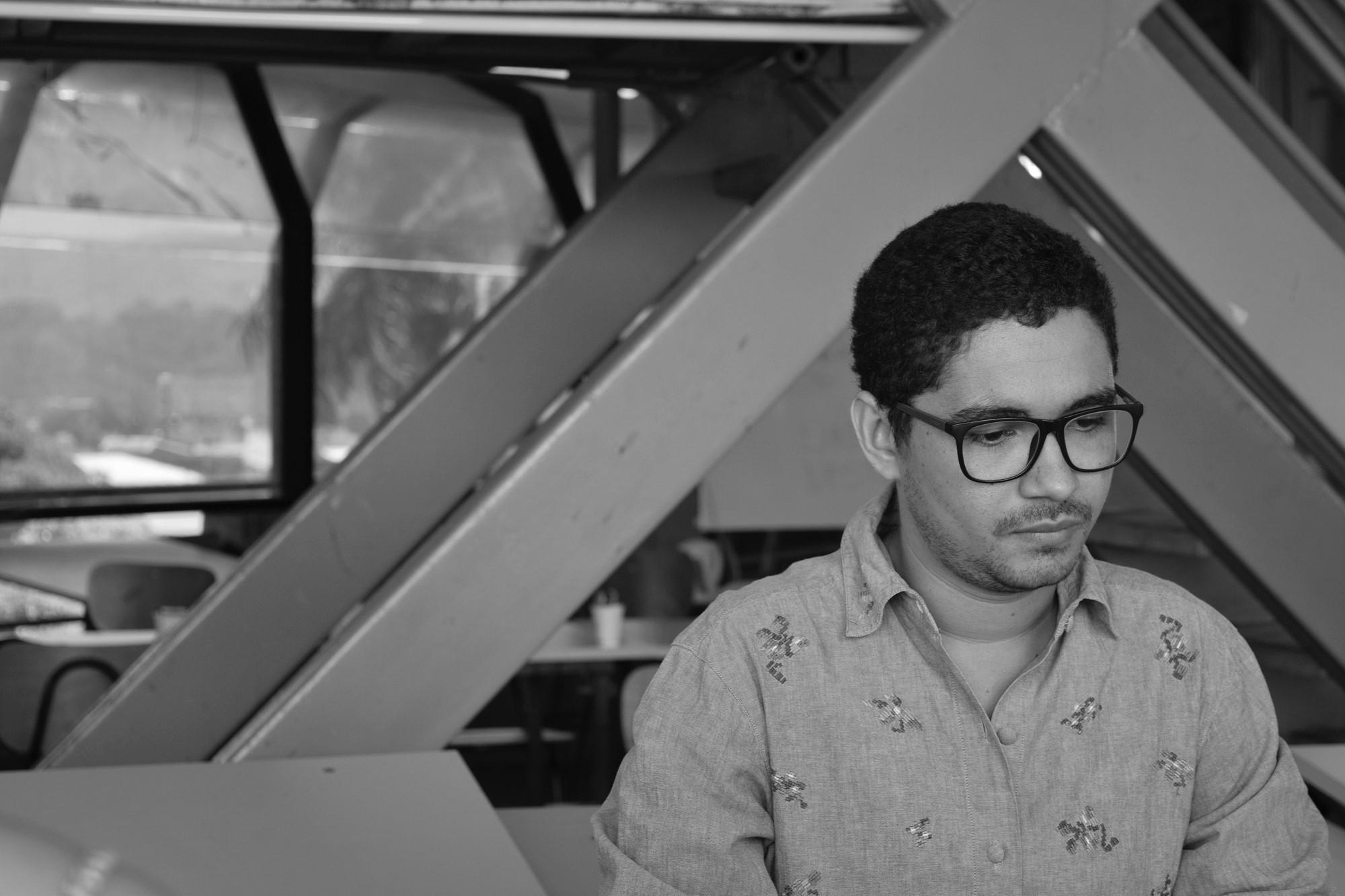 David Rocha es un actor titiritero, crítico teatral e investigador cultural nicaragüense. Cuenta con una Maestría en Estudios Culturales por el IHNCA/UCA (2016) y una Licenciatura en Arte Teatral, con especialidad en Teatrología por el Instituto Superior de Arte de La Habana, Cuba (2013). Actualmente reside en El Salvador y colabora con el Teatro Luis Poma