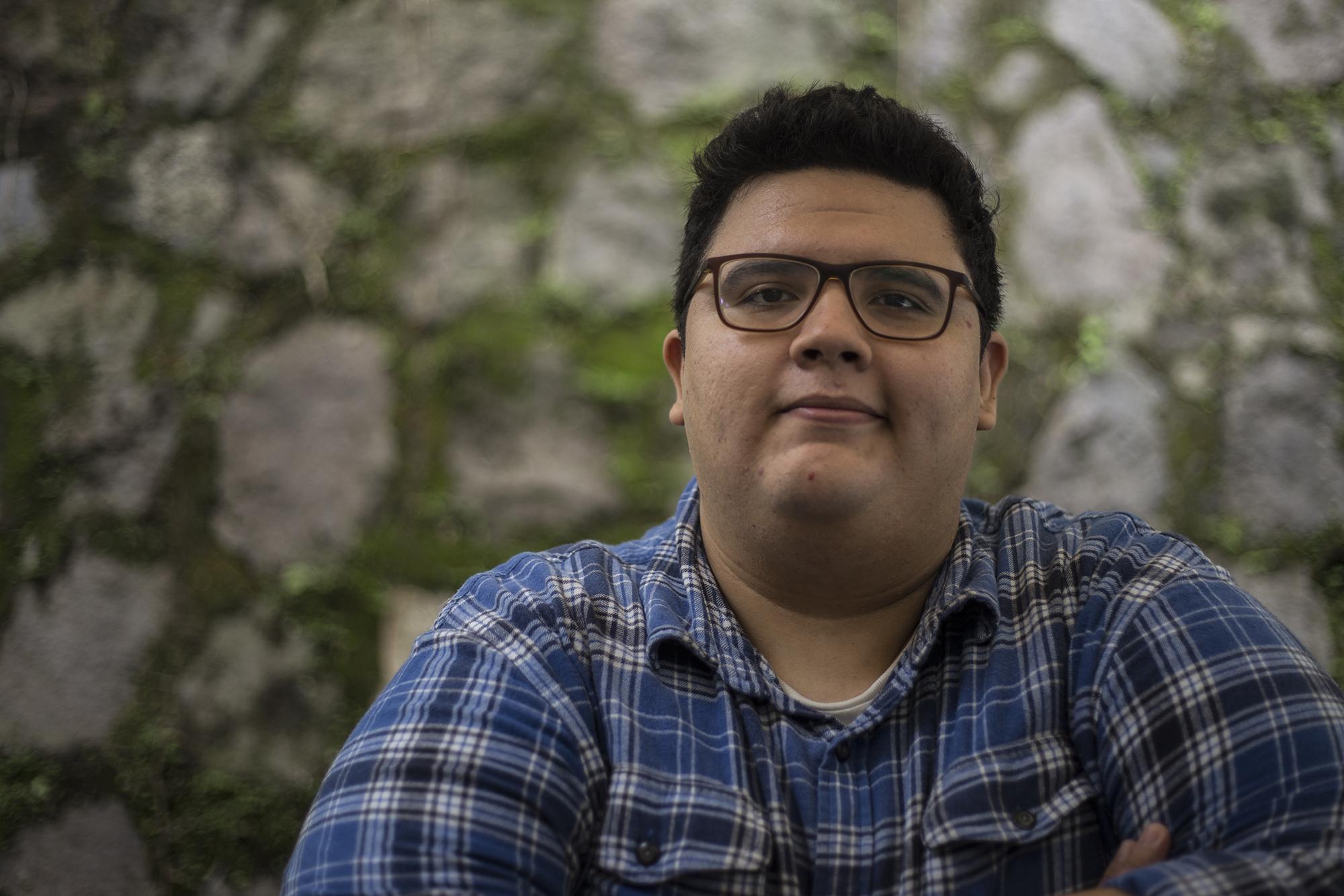 José Vela, candidato a diputado por el partido Nuestro Tiempo, durante entrevista ofrecida a El Faro. Foto de El Faro: Víctor Peña. 