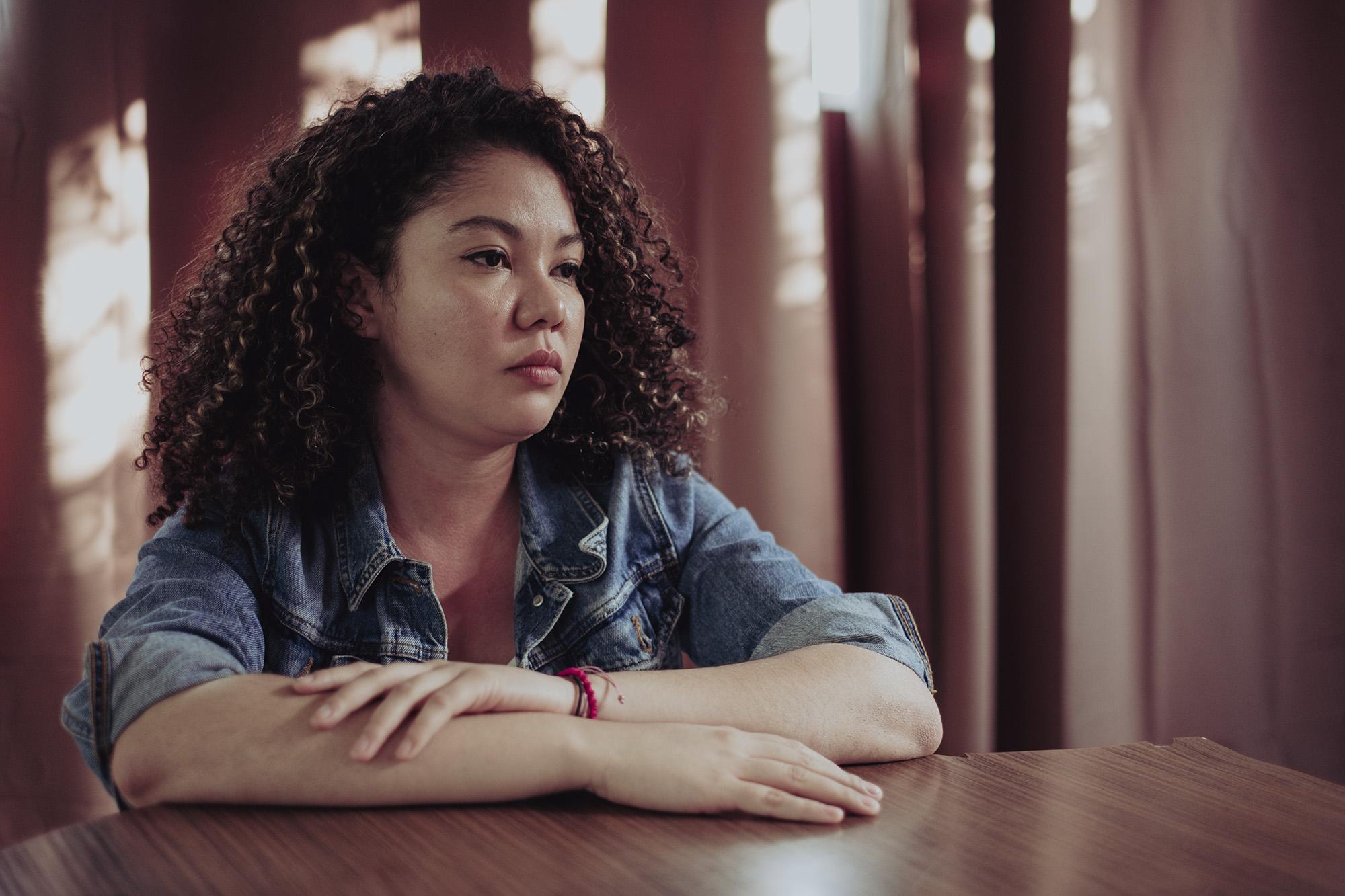 La candidata a diputada por el FMLN, Daniela Genovez, durante una entrevista a El Faro. Foto de El Faro: Carlos Barrera