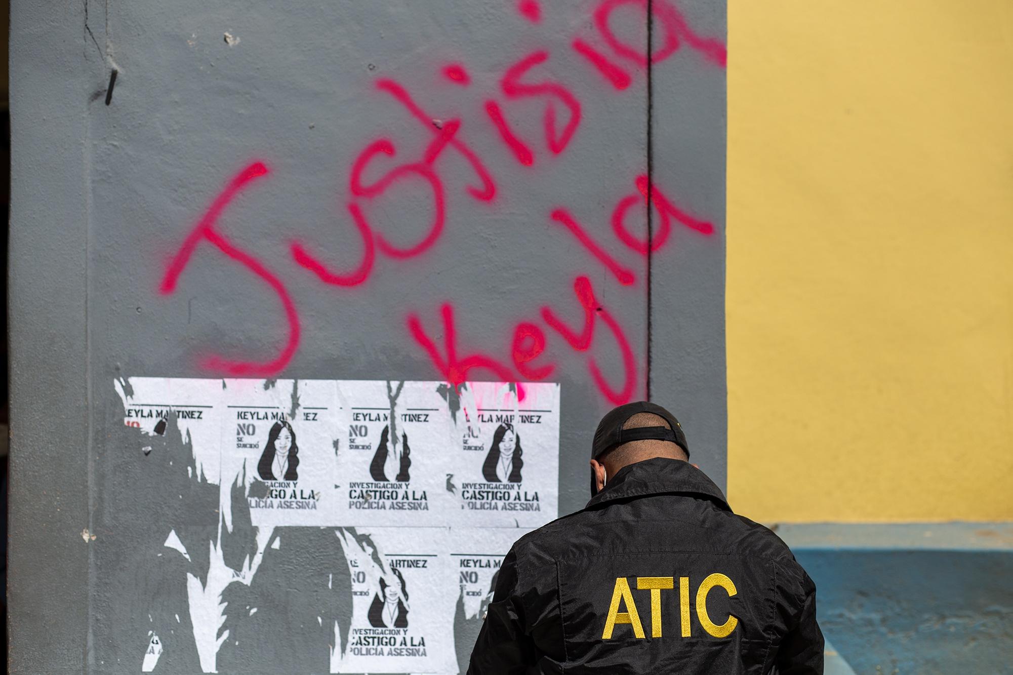 A team from the Technical Agency for Criminal Investigations conducted a forensic analysis at the police station where Keyla Martínez died. La Esperanza, Intibucá, February 9, 2021. Photo: Martín Cálix/Contracorriente