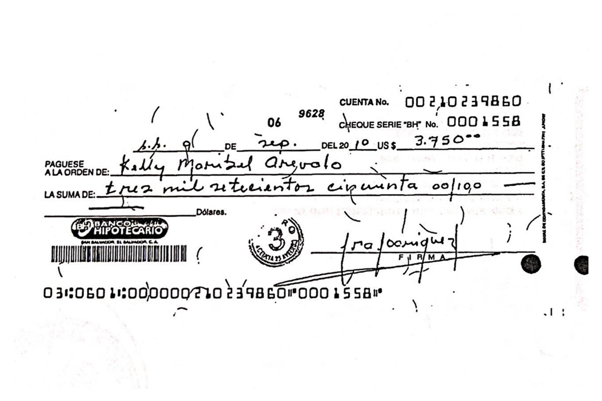 El 9 de septiembre de 2010, la asistente del exvicepresidente Salvador Sánchez Cerén recibió un cheque por $3,750. Los fondos provenían de una cuenta de Francisco Rodríguez Arteaga, el jefe financiero de Casa Presidencial. El cheque fue cobrado en la agencia del Banco Hipotecario de la 25 avenida norte, por un empleado de Casa Presidencial.