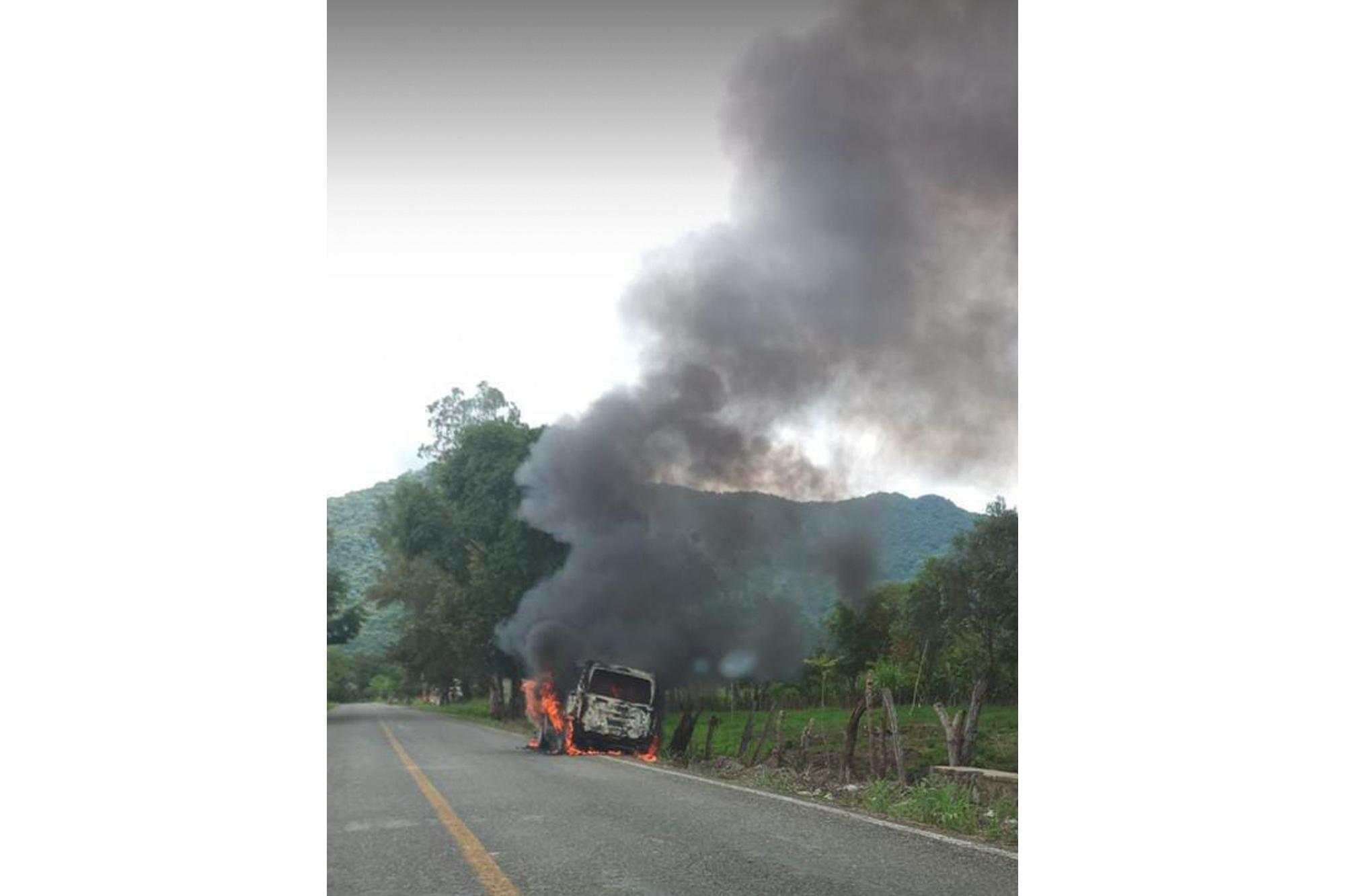 El 12 de agosto, dos meses después de la primera incursión desde México de un comando armado que reportaron vecinos de Nentón, en Huehuetenango, Guatemala, ocurrió una balacera del otro lado de la frontera, en Chiapas, a 11 minutos de la frontera. El rastro que dejó en México incluyó un pickup rojo con placas guatemaltecas. Foto de El Faro: Cortesía