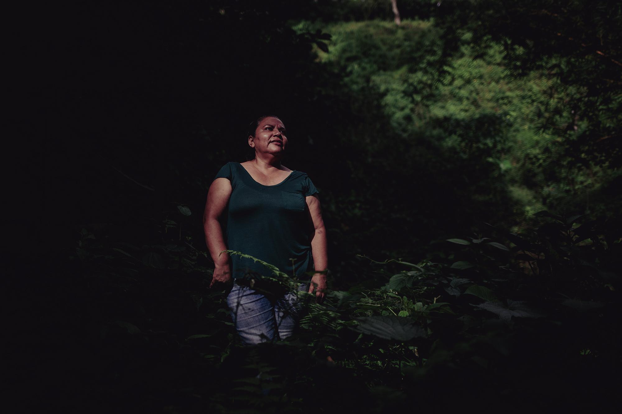 Alma Orellana (25 de mayo de 1970) es activista por los derechos de las mujeres y defensora del territorio en el municipio de Berlín, Usulután, y sus cantones. Foto de El Faro: Carlos Barrera