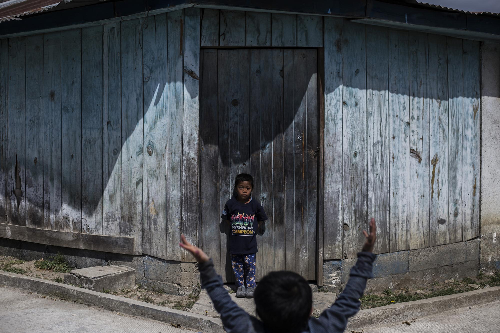 The communities of the Ixil region have managed to maintain control of their villages in the years since the war thanks to communal organizing. It is common to see children playing alone in the streets. The communities impose Maya justice on anyone who commits crimes: A communal council decides the punishment, which usually consists of a public whipping of the perpetrator.