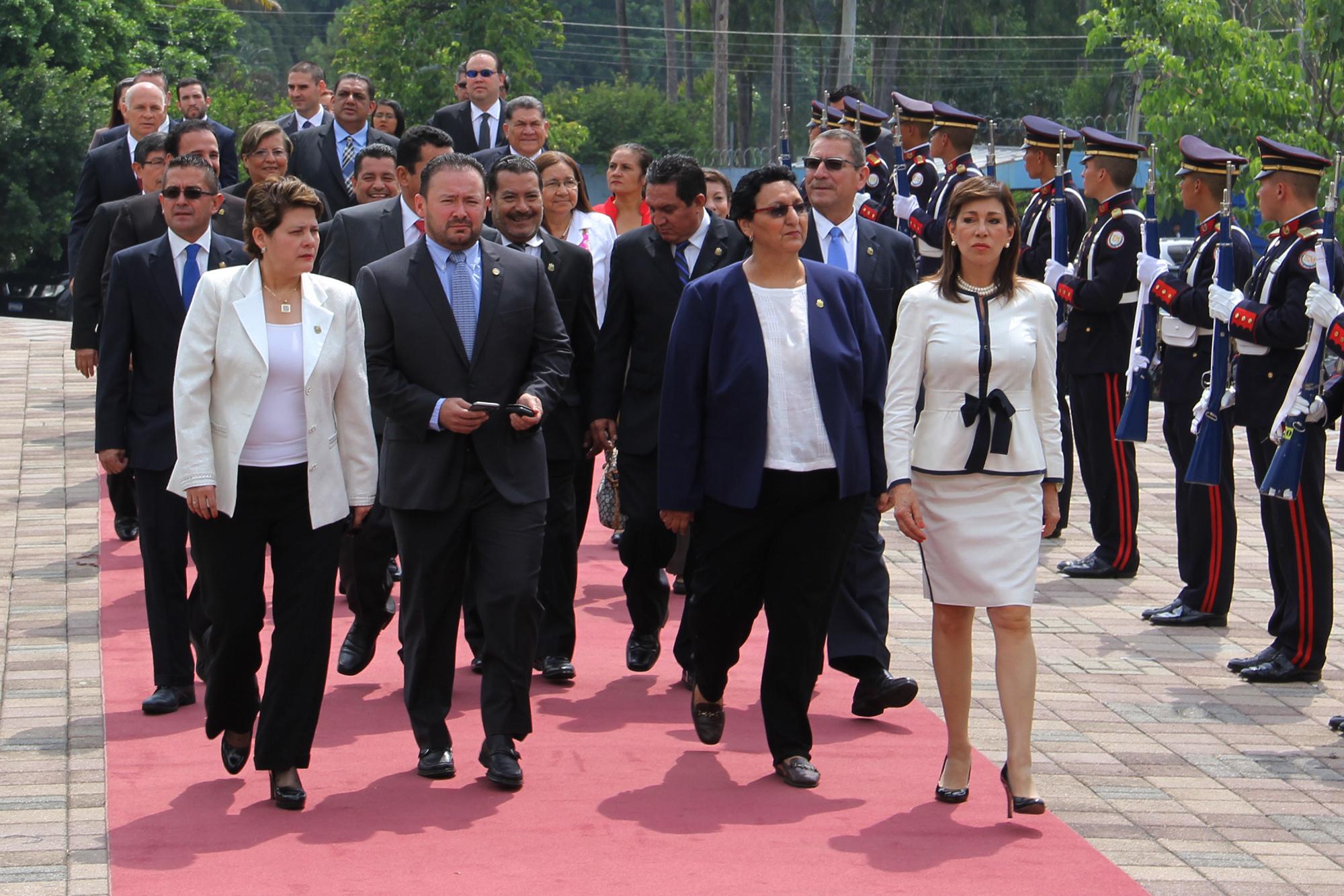 En la imagen, diputados de la Asamblea 2015-2018 en el acto de rendición de cuentas de la Presidencia. 1 de junio de 2016. 