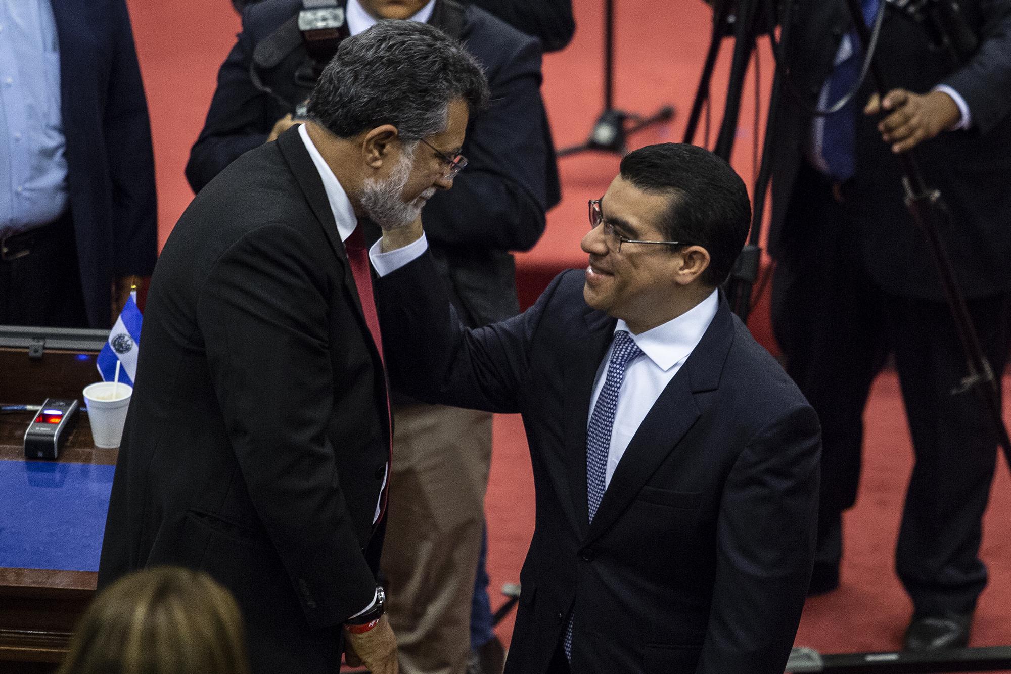 Luego de su juramentación, Melara cruzó palabras con el subjefe de fracción del FMLN, Shafik Hándal. Hándal, que cuestionó a Melara por su cercanía a Calleja en las rondas de entrevista, dijo a El Faro que el Frente se plegó a la votación para hacer ver 