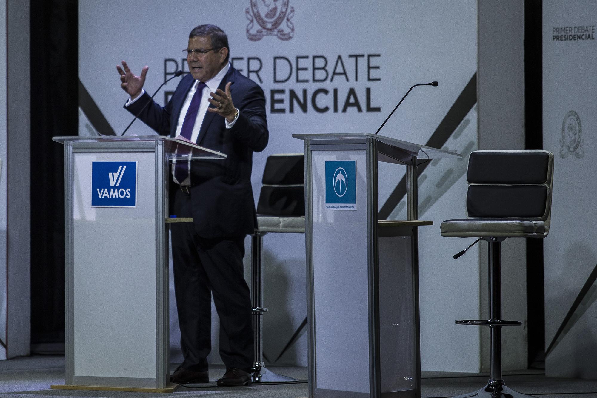 Josué Alvarado, candidato presidencial del partido Vamos, durante el debate presidencial, realizado en la Universidad Nacional, en diciembre de 2018. 