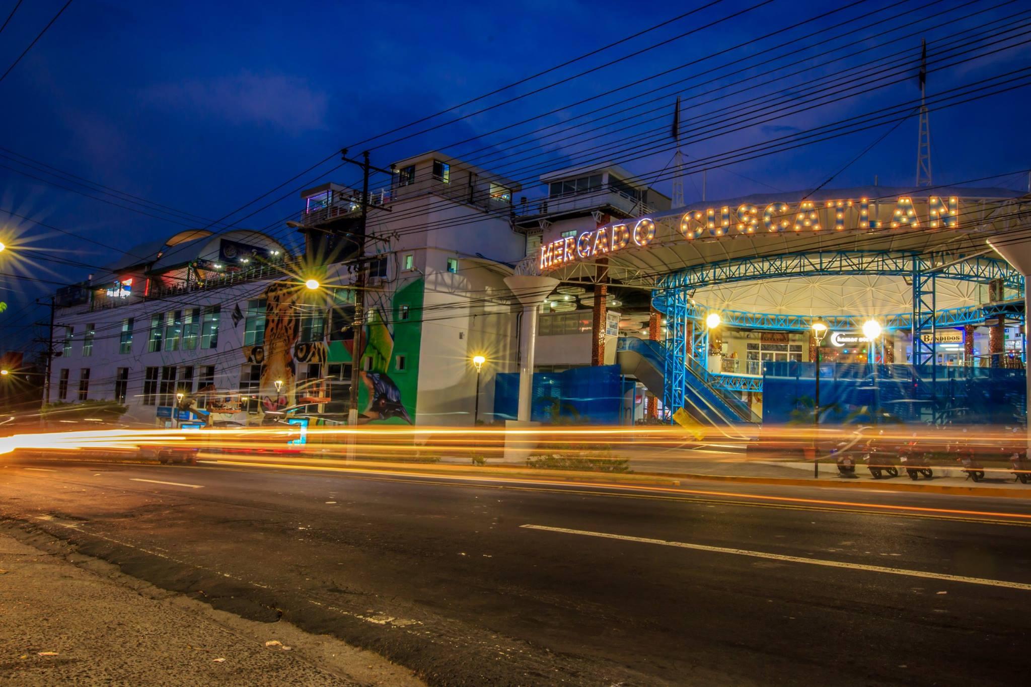 Fachada del Mercado Cuscatlán en mayo de 2017. Foto de El Faro: tomada del perfil público en Facebook de Nayib Bukele. 