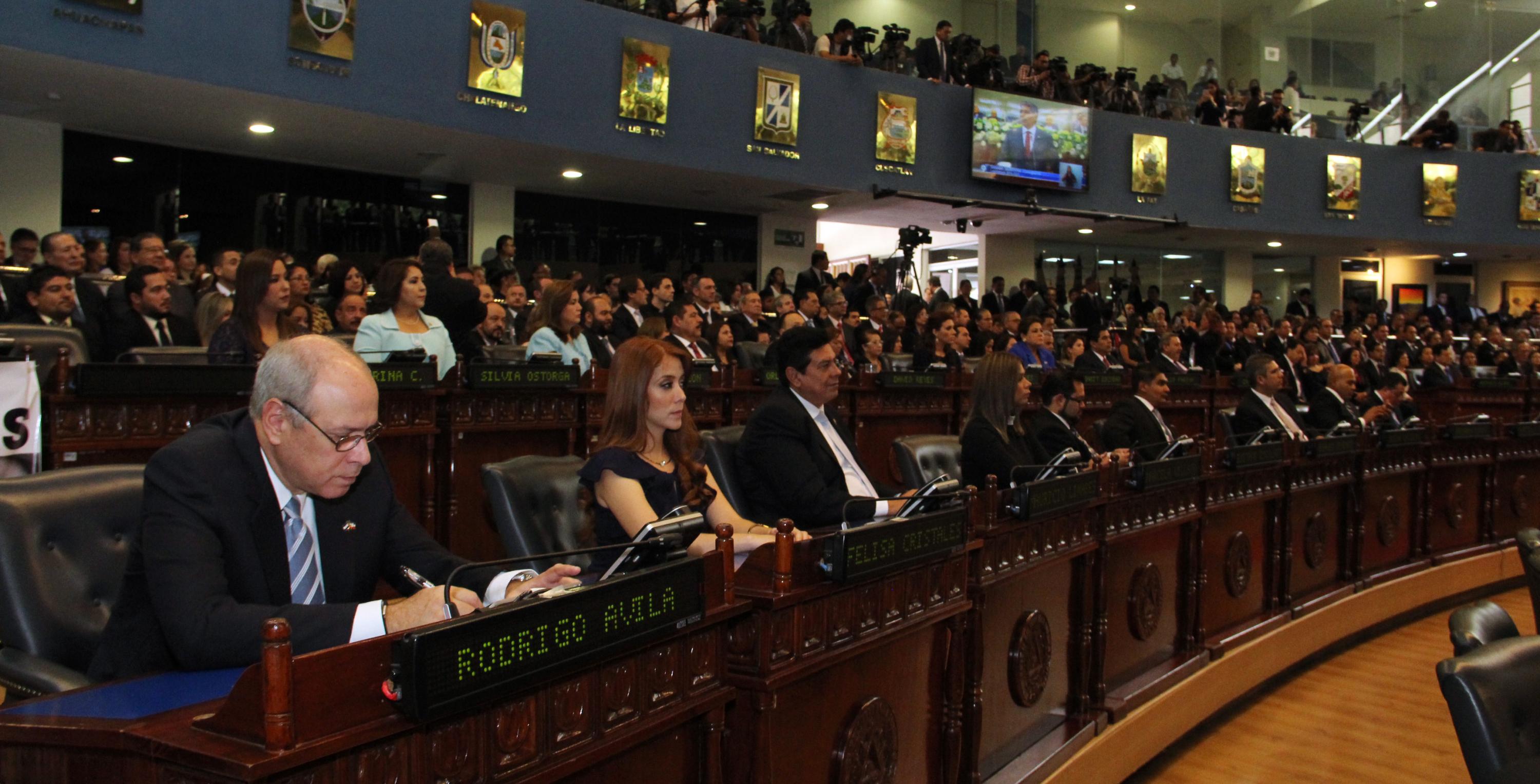 Sesión solemne inaugural en la Asamblea Legislativa, el jueves 17 de mayo. Foto: El Faro