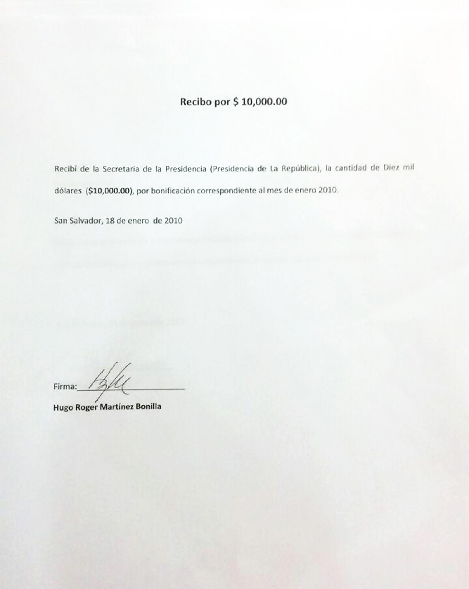 Recibo salido de la Secretaría Privada de la Presidencia durante el mandato de Mauricio Funes. El documento original está a nombre de Hugo Roger Martínez Bonilla, entonces canciller de la República. Abajo, en el espacio de la firma, el trazo al que Martínez llamó 