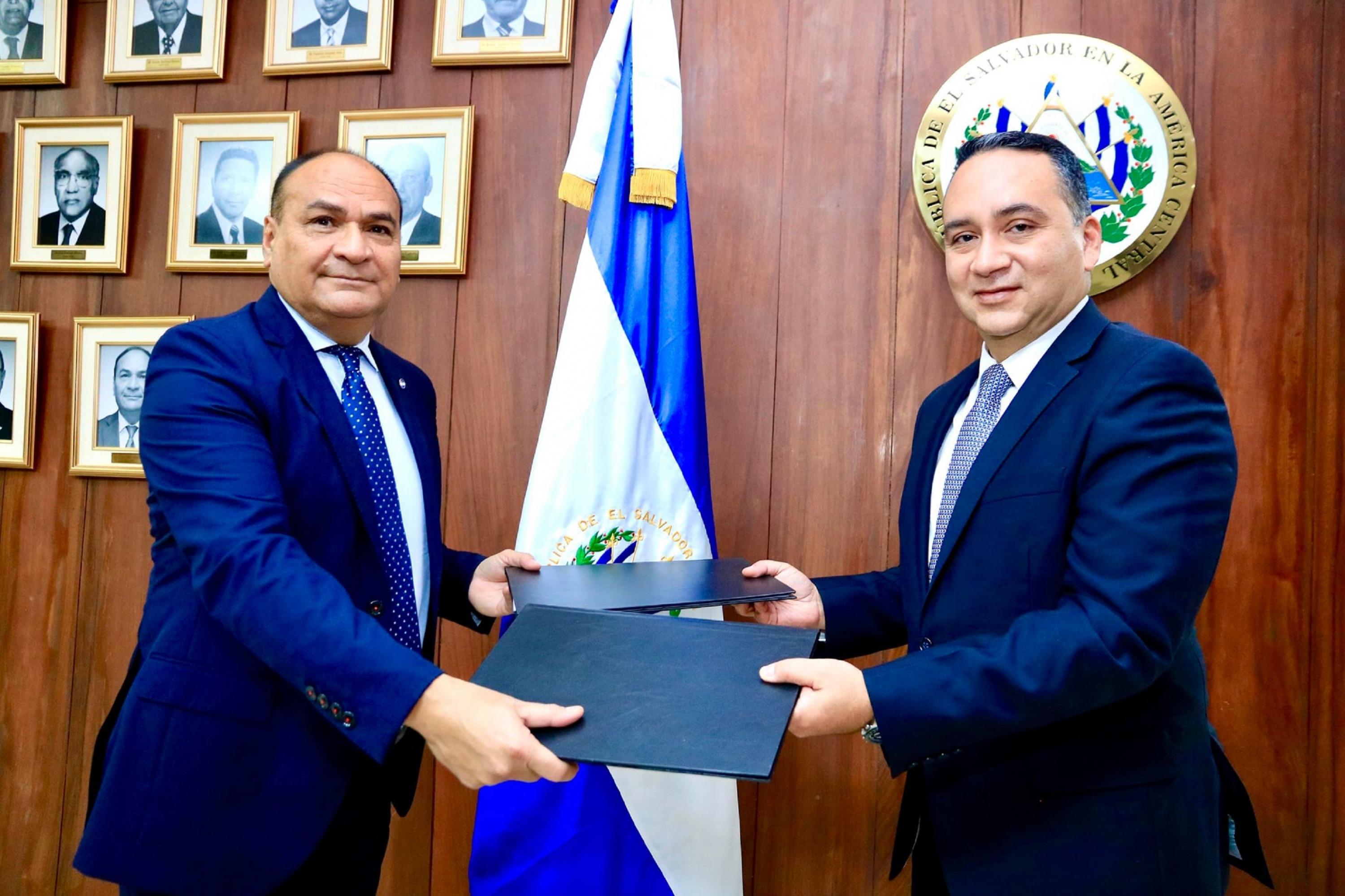 Óscar López Jerez, magistrado presidente de la Corte Suprema de Justicia (izquierda) y Rodolfo Delgado Montes, fiscal general de la República. Foto tomada del sitio oficial de la Fiscalía. 