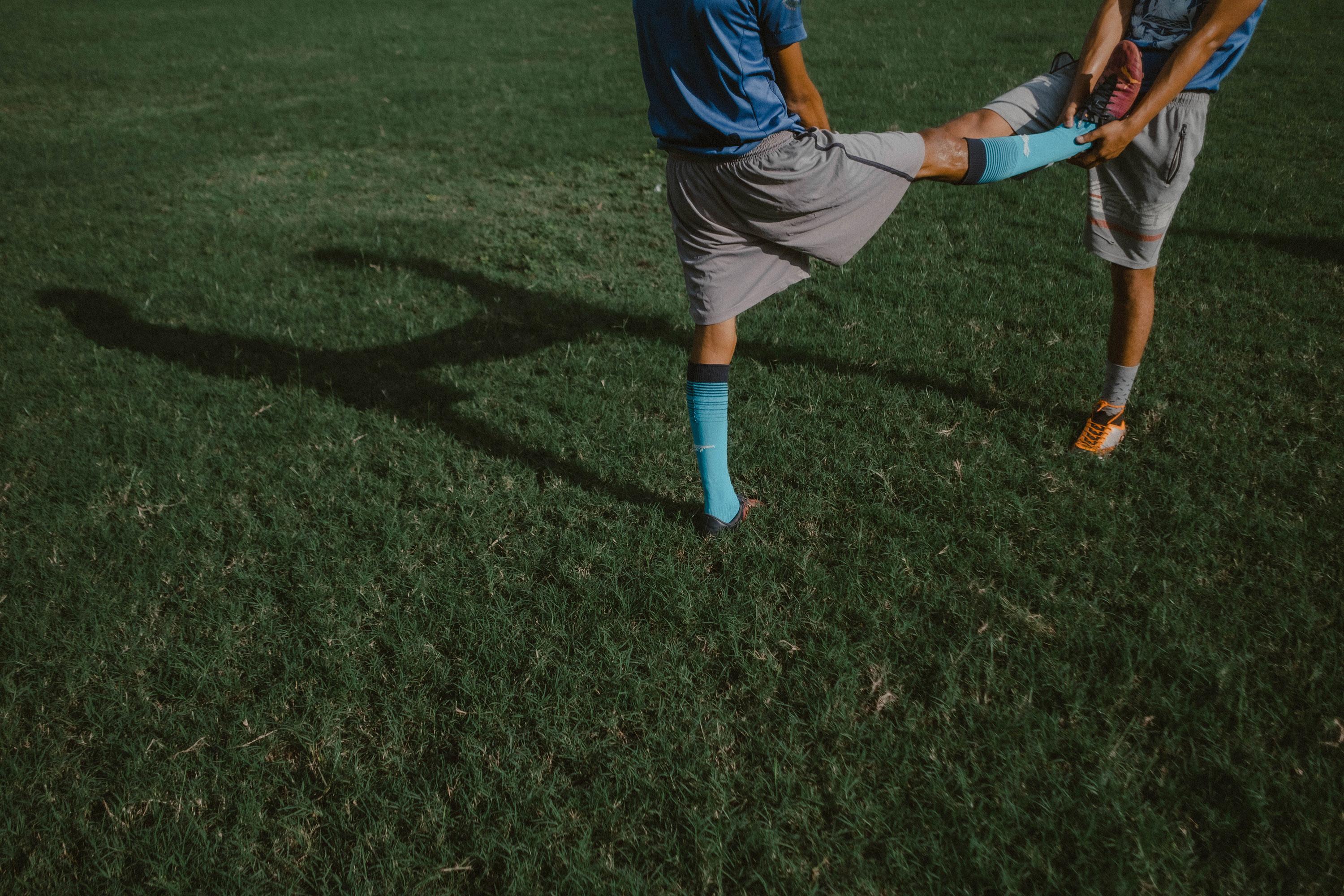 Los jóvenes que fueron detenidos dicen que se les acusó de agrupaciones ilícitas. Pertenecen a un equipo de fútbol y durante el último mes escolar algunos actuaron en un sociodrama donde representaban algunas escenas de la Guerra Civil. El acoso empezó alrededor de esa presentación. Foto de El Faro: Carlos Barrera