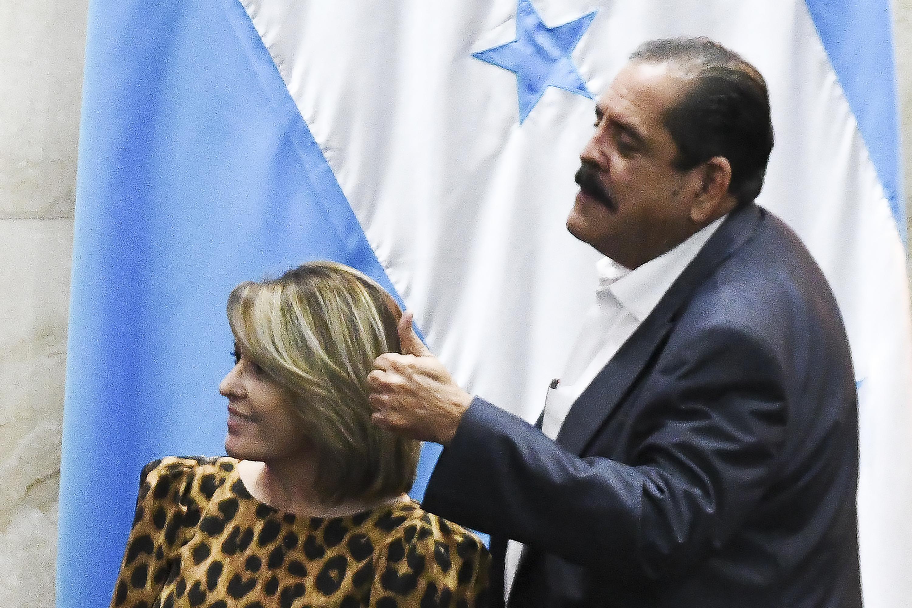 Carlos Zelaya Rosales, secretario del Congreso de Honduras y hermano del expresidente Manuel Zelaya, el 12 de enero de 2023 en el palacio legislativo en Tegucigalpa. Foto de El Faro: Orlando Sierra/AFP. 