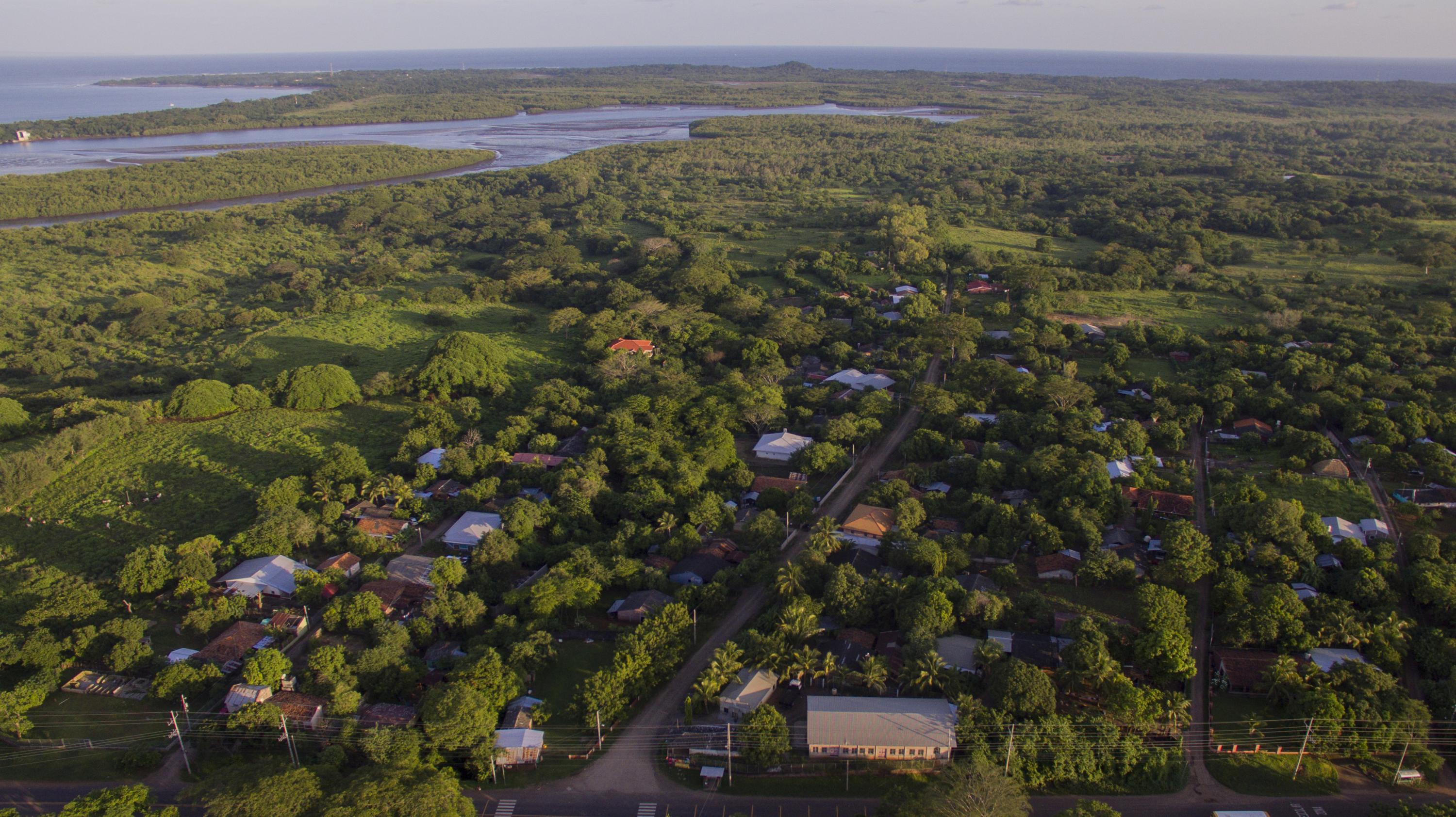 Condadillo is a tiny hamlet on the outskirts of the Litoral highway in the department of La Unión, in the area of the planned construction of the new Pacific Airport. Photo Víctor Peña